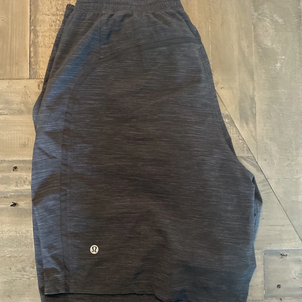 Men’s Lululemon pacebreaker shorts with liner - Picture 3 of 6